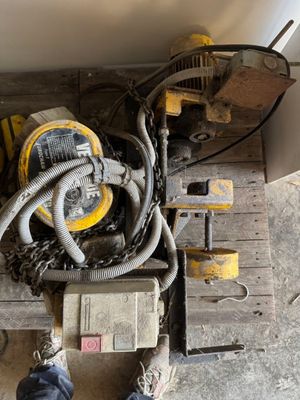 Un palan électrique VERLINDE 250KG Adresse : 812 route de fr…