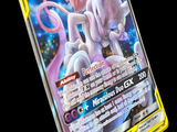 gros plan d'une carte pokemon sur fond noir
