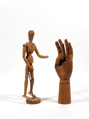 LOT comprenant : MAIN ARTICULEE d'atelier en bois.