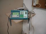 un appareil électronique posé sur une table