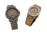 deux montres posées côte à côte sur une surface blanche