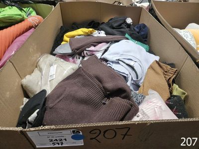 Box de vêtements - Photo 1