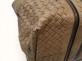 an image of a bag with a zipper on it