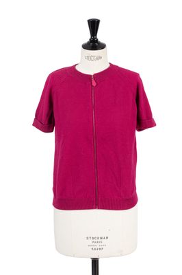 un pull rose sur un mannequin, un mannequin, un mannequin, un mannequin, un mannequin, un mannequin, un mannequin, un mannequin, un mannequin
