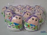 beaucoup de peluches dans un sac en plastique