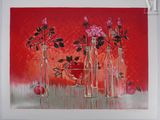 tableau représentant des roses rouges dans des bouteilles en verre et des pommes dans des vases