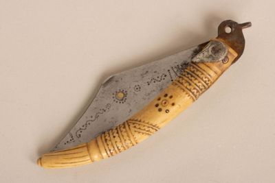 Large couteau pliant de type « navaja », le manche en andoui…