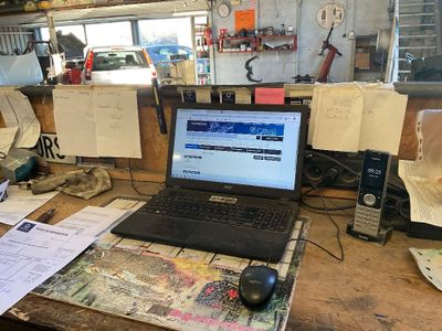 Un ordinateur portable ACER Lieu : Route de Charleval LA ROQ…