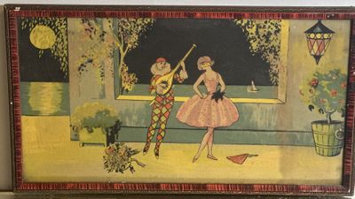 une image d'un tableau sur le mur d'une pièce