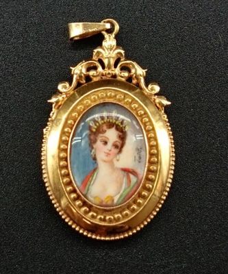 Pendentif en or jaune orné d'une miniature signé POILDY.