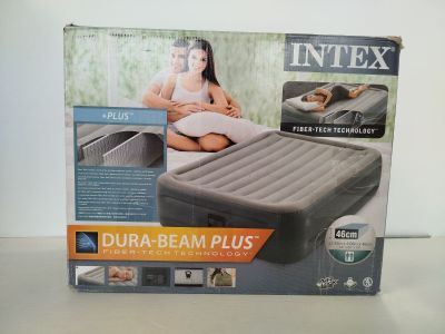 Coffret contenant un matelas gonflable Intex Dura-Beam Plus avec pompe intégrée