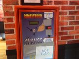 une photo d'une affiche accrochée au mur d'un restaurant