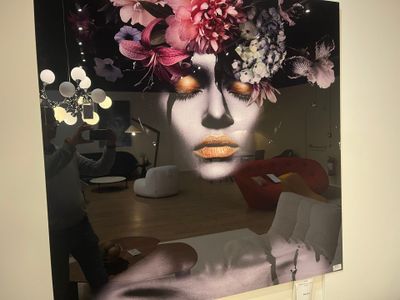 Un tableau Femme n&b 120x120cm (PV 540€)