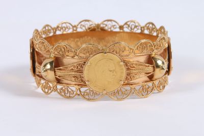 Bracelet circulaire en or jaune 750 ‰ filigrané orné de quat… - Photo 1