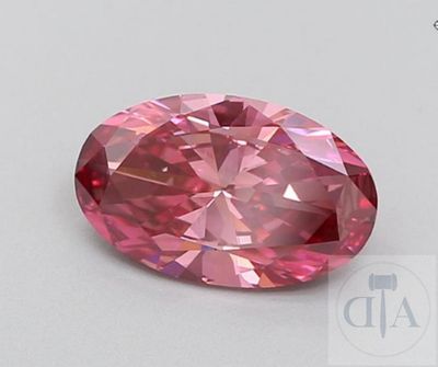 un diamant rose sur un fond blanc