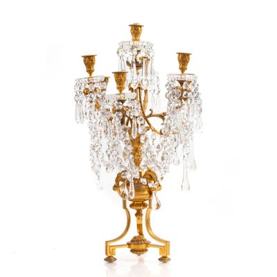 TRAVAIL DE STYLE LOUIS XVI Grande girandole
