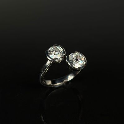 Bague Vous & Moi en or gris 750/1000 (18K) ornée en serti de…