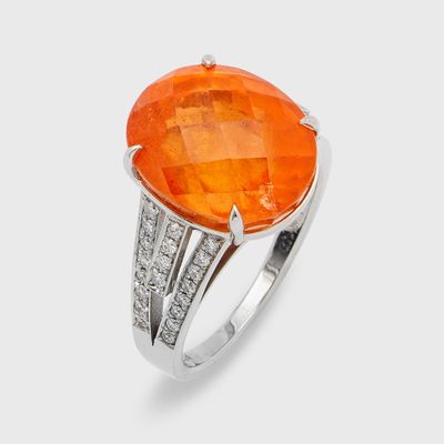 une bague en quartz orange et diamants