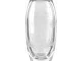 un vase en verre transparent orné d'un motif