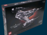 une boîte contenant une maquette d'avion de chasse