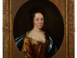 un tableau représentant une femme vêtue d'une robe dorée et d'une cape bleue