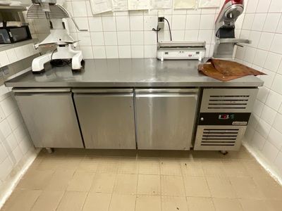 Tour réfrigéré 3 portes GGMGASTRO 2023