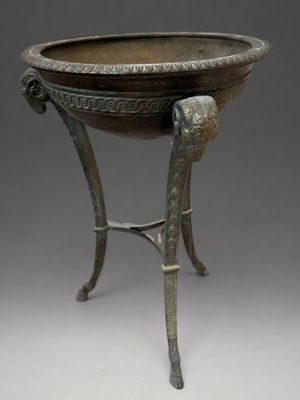 Exceptionnelle jardinière en bronze néoclassique, début du 1…