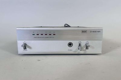 Amplificateur de puissance de la marque BASF modèle D6630.