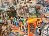 il y a beaucoup de tableaux posés par terre dans cette pièce