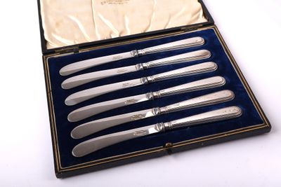 Coffret de six couteaux à beurre. Sheffield, 1904