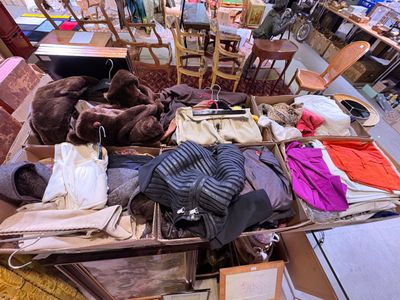 Réunion de vêtements divers dont MaxMara…