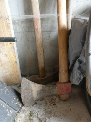 tout un tas d'outils qui traînent dans une pièce