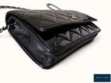 chanel black quilted lambskin wallet bag with chain strap
