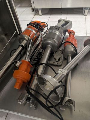3 mixeurs et batteurs plongeants dont un ROBOT COUPE - Photo 1