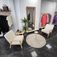EXT- -Fauteuil garni de tissu beige à piètement étoilé métal… (photo 3)