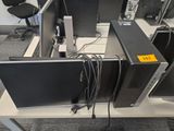 de nombreux ordinateurs posés sur une table