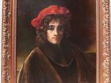 portrait d'un homme coiffé d'un chapeau rouge, encadré d'un cadre doré