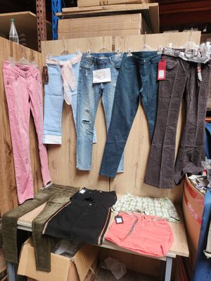 Lot de 10 vêtements femme, tailles 34, différents coloris. Les article