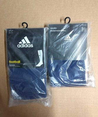 143 / Lot de 18 paires de chaussettes de football - ADI…