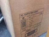 a box that is sitting on the floor in the room