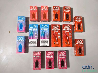 beaucoup de cigarettes posées sur une table