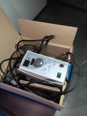 une boîte contenant une manette de jeu vidéo