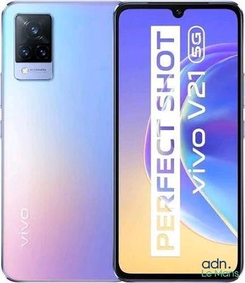 un gros plan sur l'arrière d'un Samsung Note 10 Lite violet et bleu