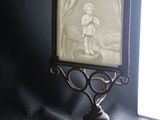 a picture of a picture of a child in a picture frame