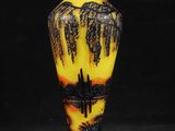 vase jaune et noir orné de palmiers sur fond noir