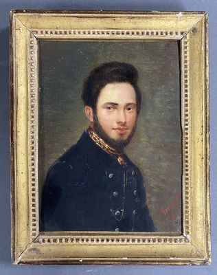 portrait d'un homme vêtu d'un manteau bleu, avec une chaîne en or autour du cou