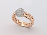 une image représentant une bague ornée d'un cœur en diamant