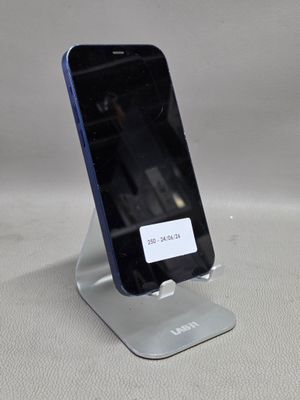 un téléphone portable posé sur un support