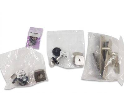 quatre types de matériel différents sont inclus dans le coffret