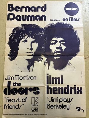 une vieille affiche de cinéma sur laquelle figurent un homme et une femme